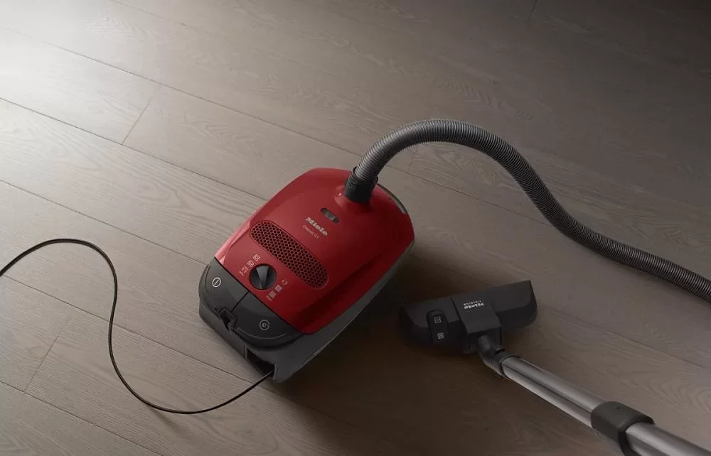 Пылесос Miele SBCD3 Classic C1 Allergy манговый красный