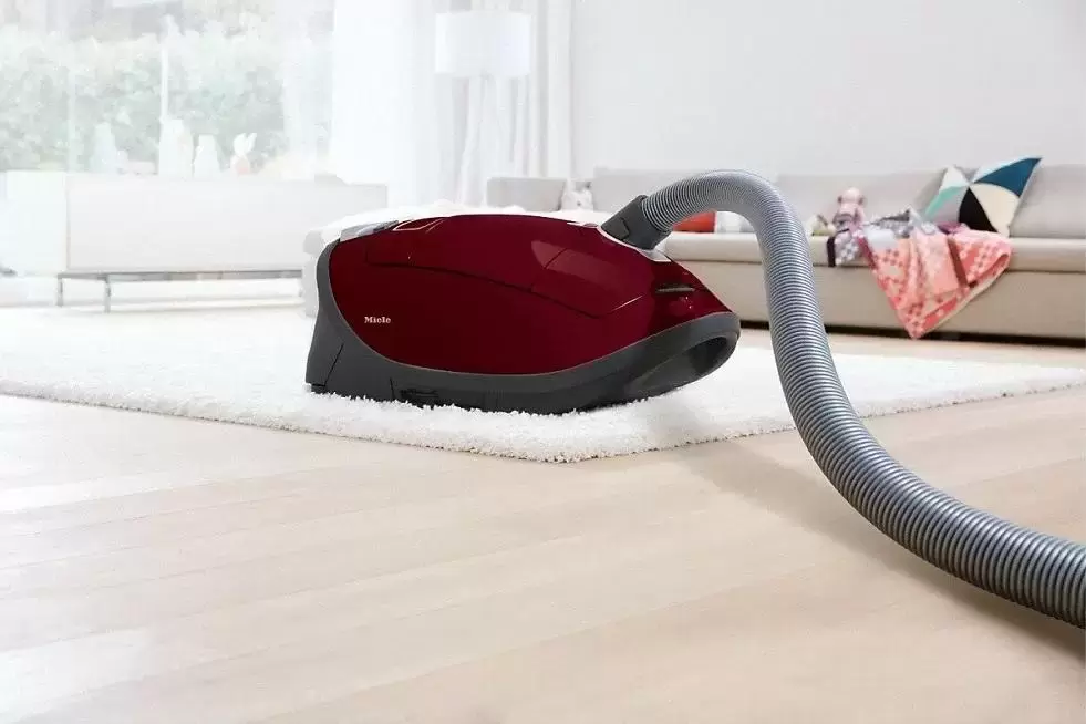 Пылесос Miele Complete C3 Active PowerLine SGDF3 бордовый