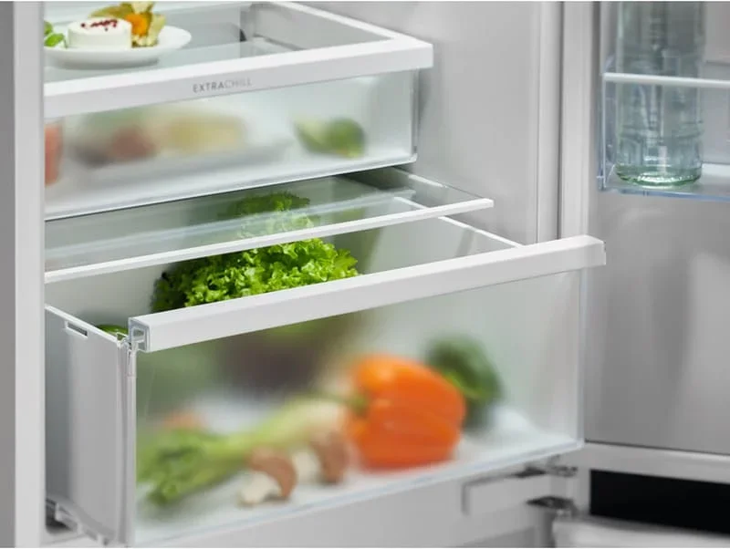 Встраиваемый холодильник Electrolux ENT6MD19S3