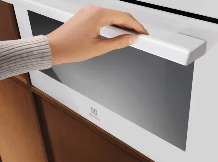 Встраиваемая микроволновая печь Electrolux LVM8E08V