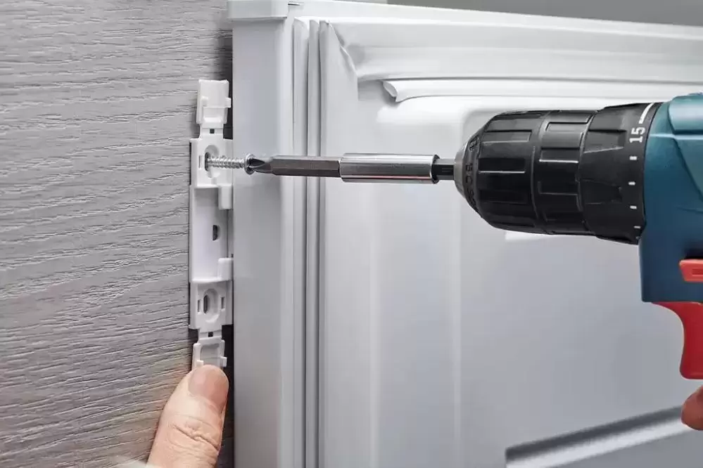 Встраиваемая морозильная камера Midea MDRE306FZF01