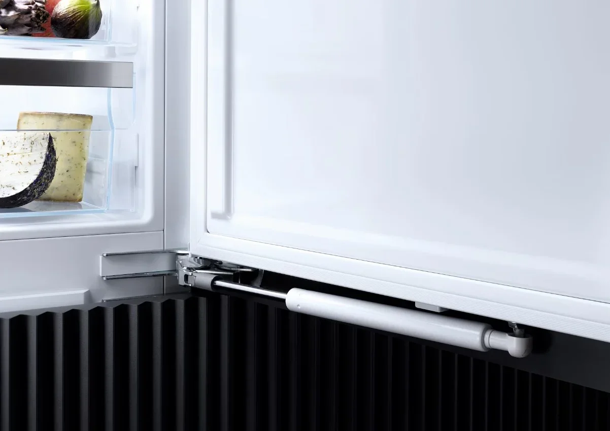 Встраиваемый морозильник Miele FNS 7740 D