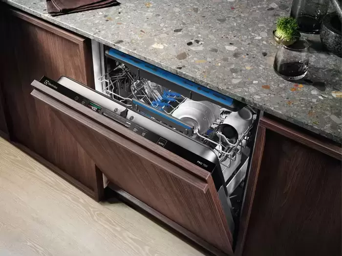 Встраиваемая посудомоечная машина Electrolux EEG48300L
