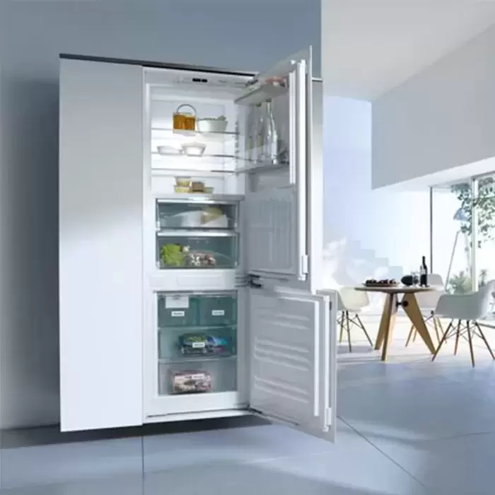 Встраиваемый холодильник Miele KFN37692iDE с витрины новый