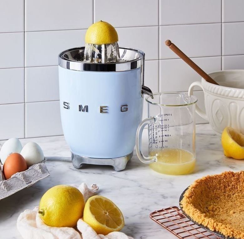 Соковыжималка Smeg CJF01PBEU