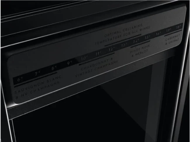 Встраиваемый винный шкаф AEG AWUS018B7B