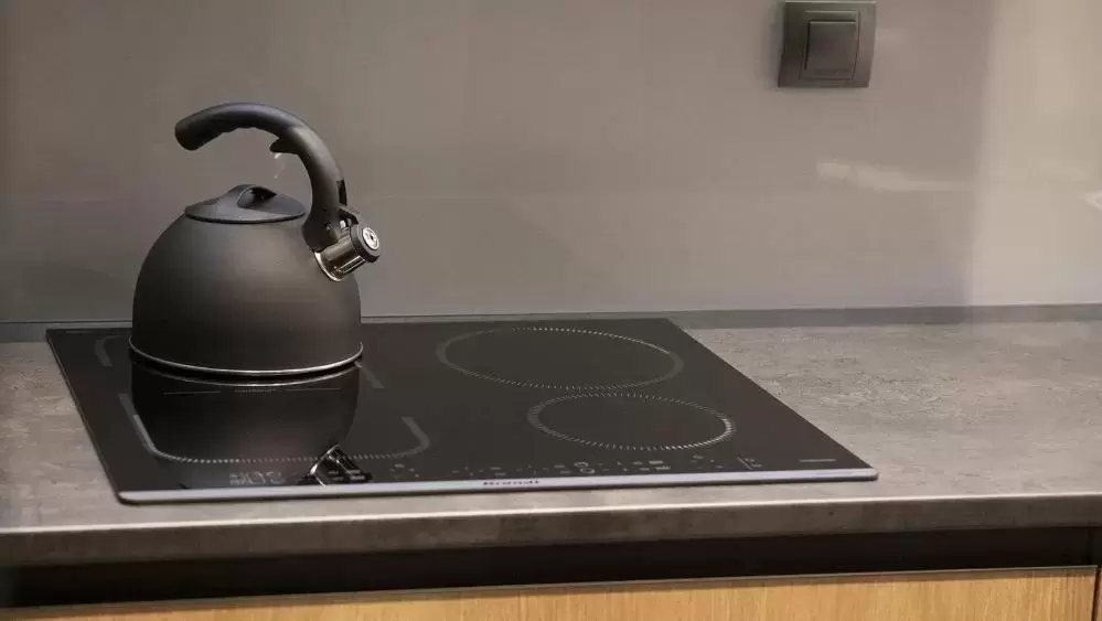Индукционная варочная панель Brandt BPI164HUB