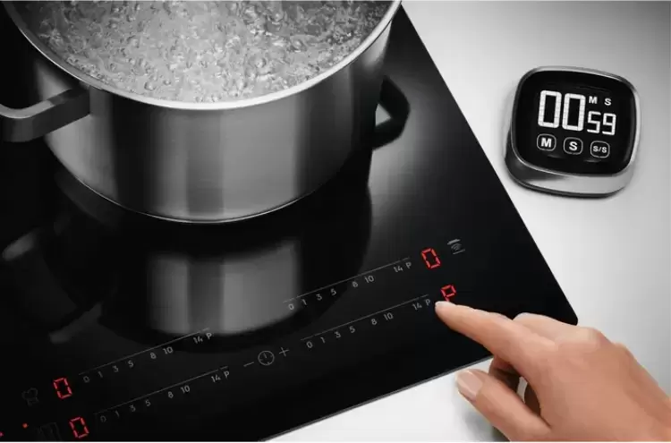 Варочная панель Electrolux LIT 30230 C