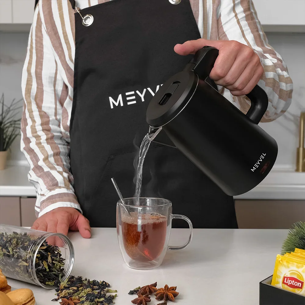 Электрический чайник Meyvel MKE-03T (Черный)
