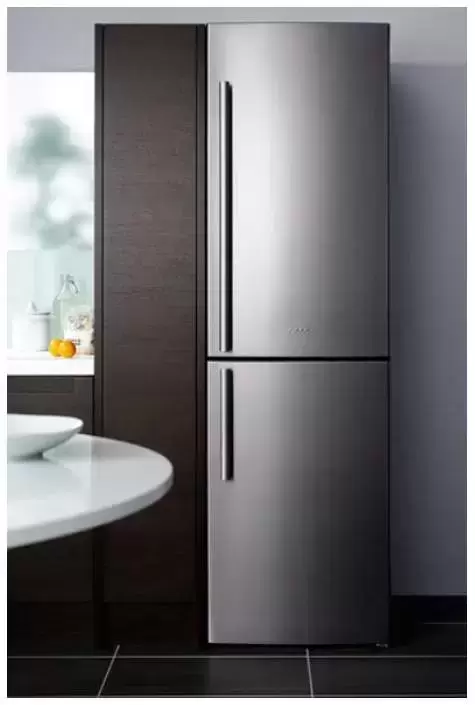 Холодильно-морозильная комбинация Neff K5880X4