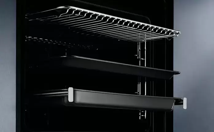 Духовой шкаф Electrolux EOF3H50BK