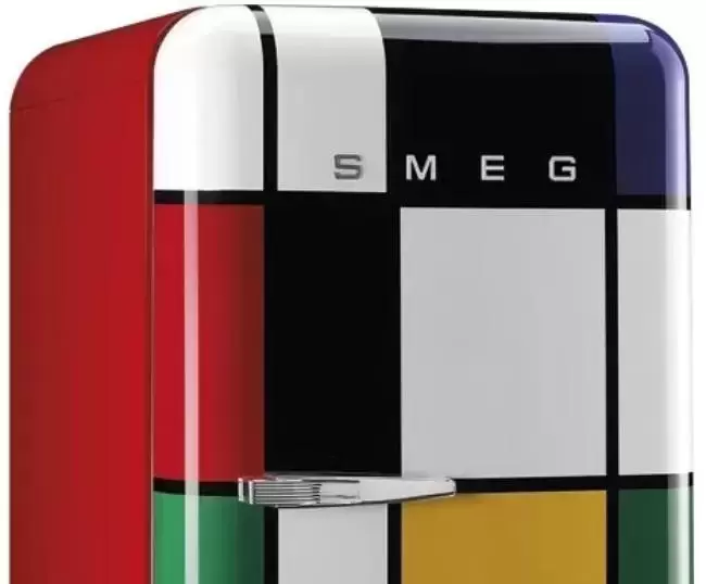 Холодильник Smeg FAB28RDMC