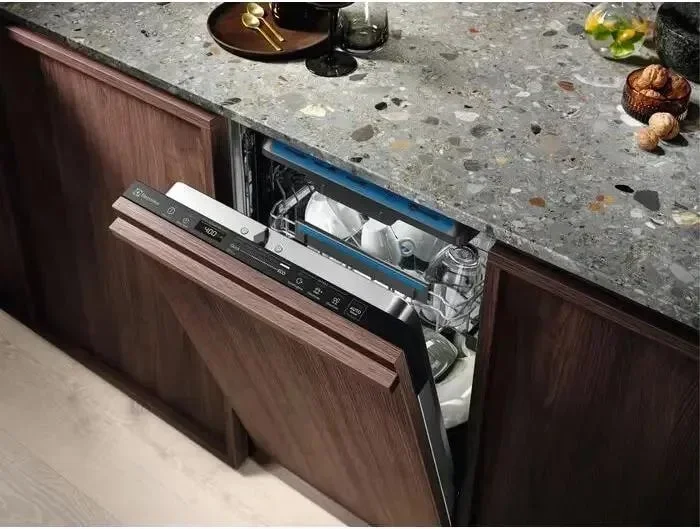 Встраиваемая посудомоечная машина Electrolux EEM66331L