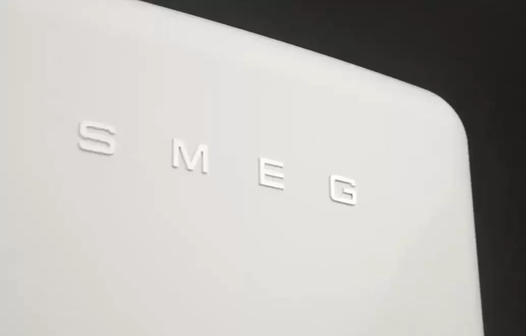 Встраиваемая морозильная камера Smeg U8F082DE1