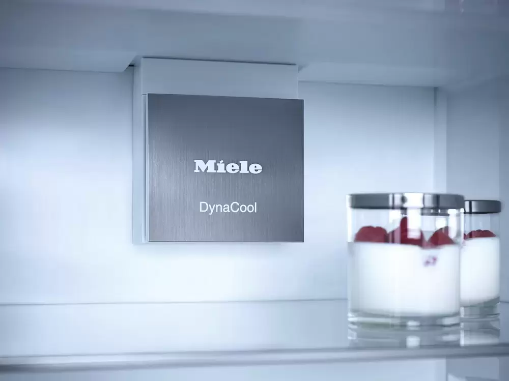 Встраиваемый холодильник Miele KFN 7734 F