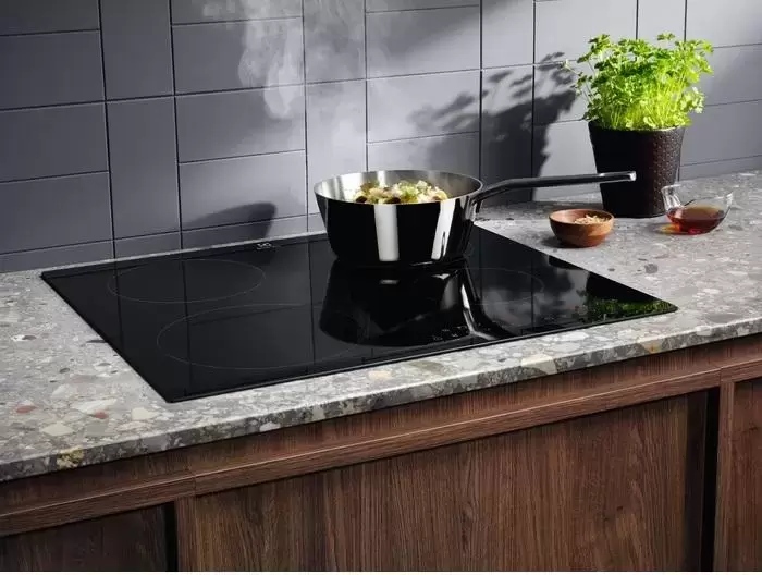 Индукционная варочная панель Electrolux LIR60433B