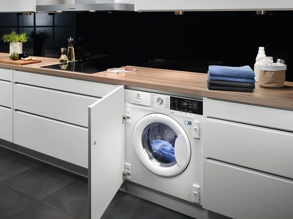 Встраиваемая стиральная машина Electrolux EWN7F447WIP