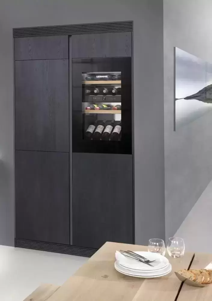 Встраиваемый винный шкаф Liebherr EWTgw 1683 Vinidor