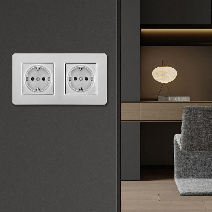 Розетка с заземлением и со шторкой Arte Milano SET16-2 SET16-2-40-1x2 silver