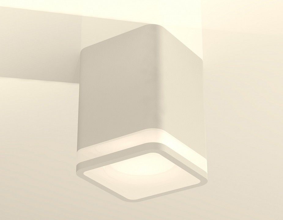 Накладной светильник Ambrella Light XS XS7812020