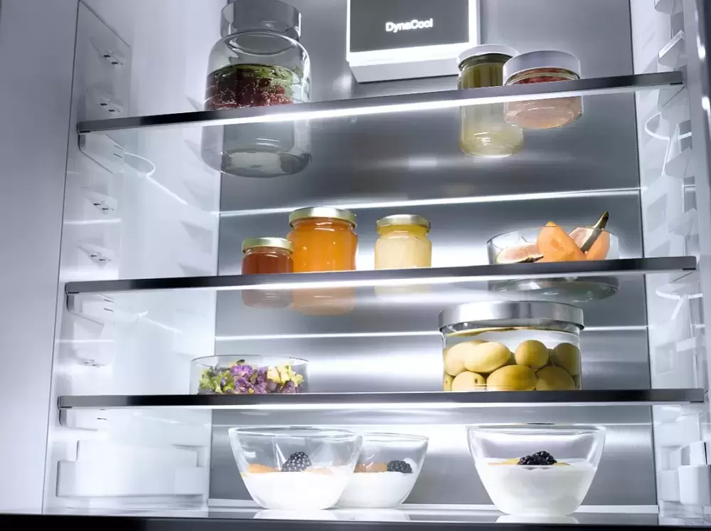Встраиваемый холодильник Miele KFN 7785 C