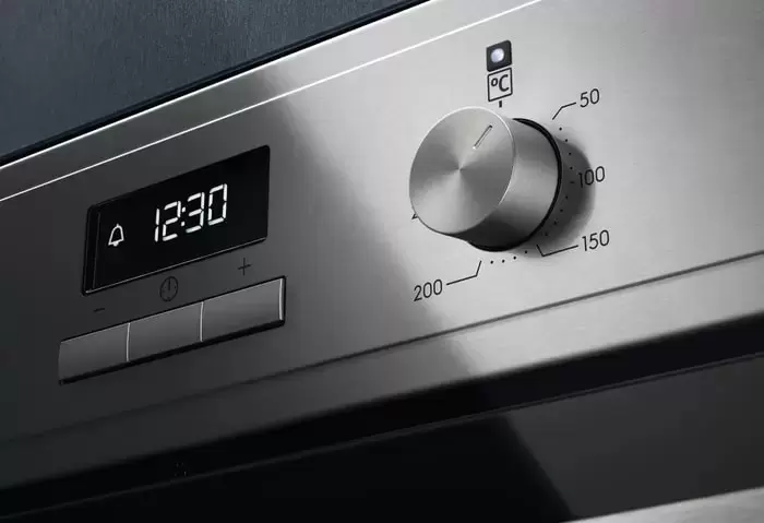 Духовой шкаф Electrolux EOF3H50BX