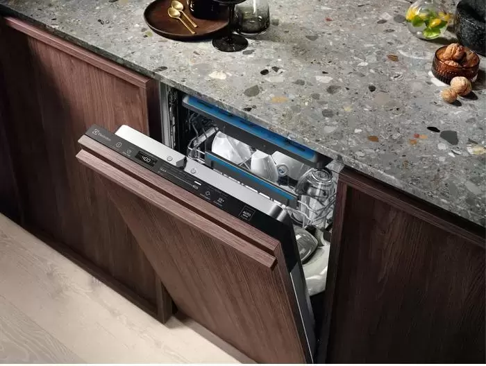 Встраиваемая посудомоечная машина Electrolux ETM43211L