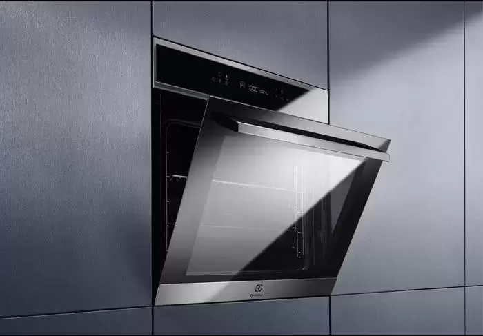 Духовой шкаф Electrolux EOE7P31X