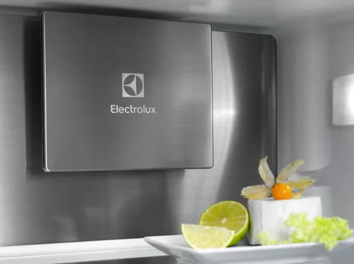 Встраиваемый холодильник Electrolux E8MNCD18S