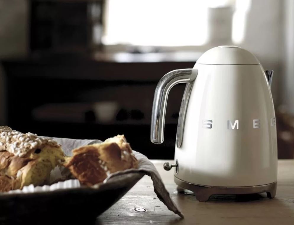 Чайник Smeg KLF03WHEU