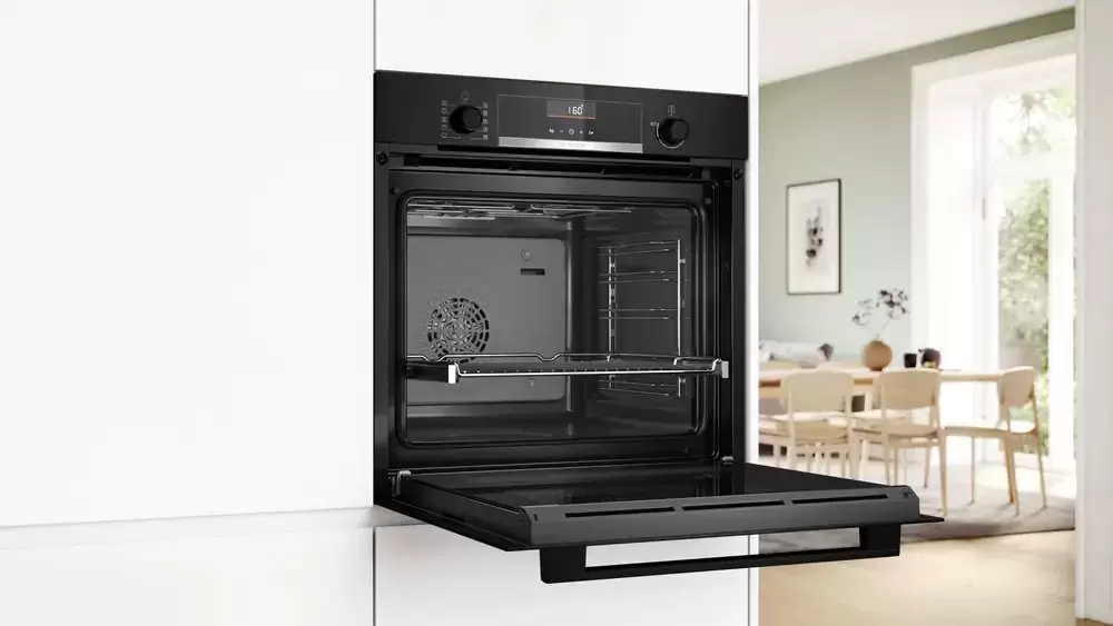Духовой шкаф Bosch HBG536EB3