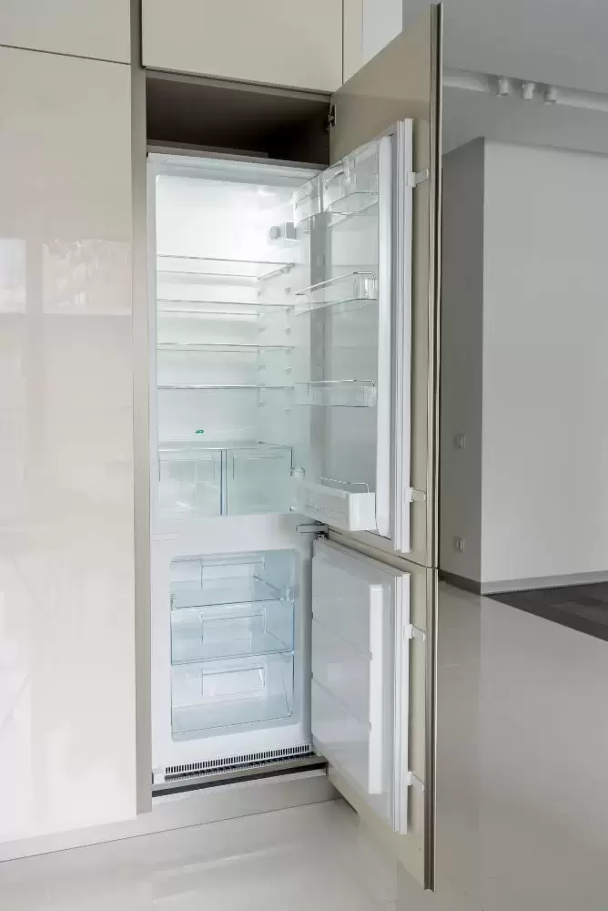 Встраиваемый холодильник Kuppersbusch FKG 8300.1i
