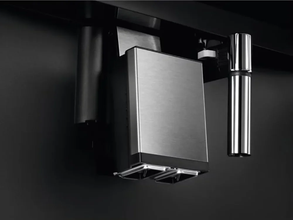 Встраиваемая кофемашина Electrolux EBC85X