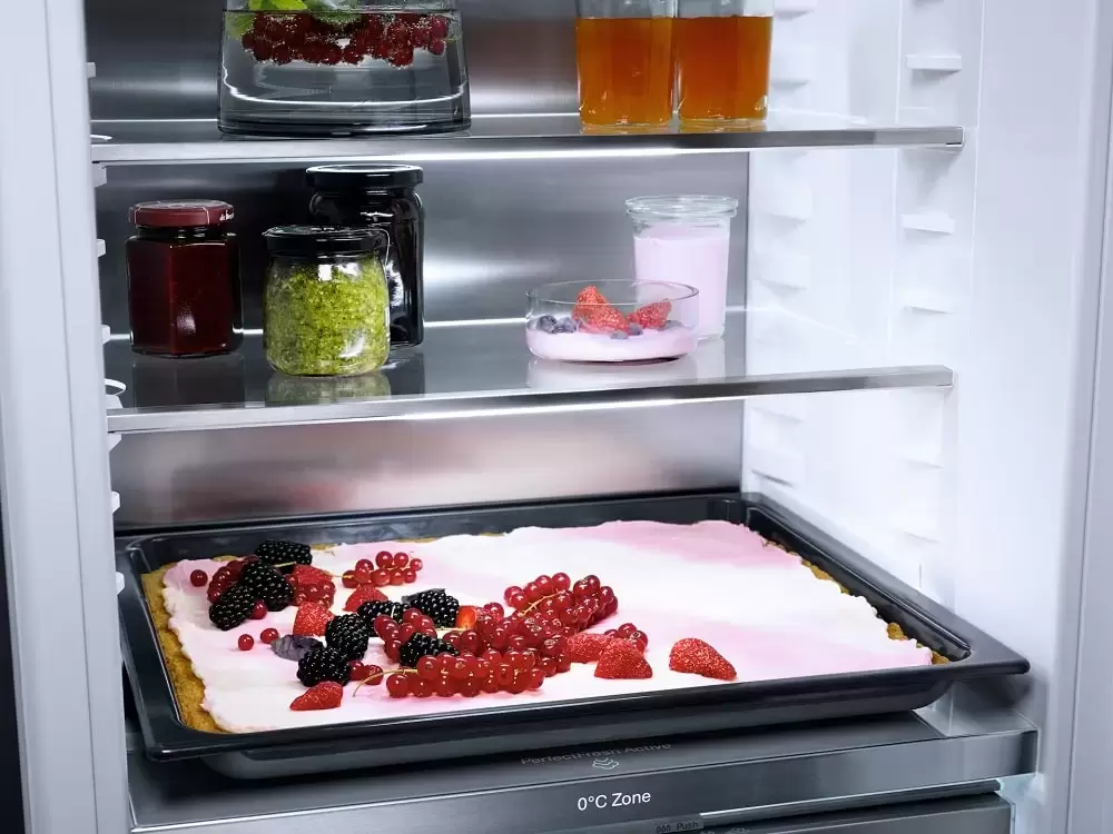 Встраиваемый холодильник Miele K 7793 C