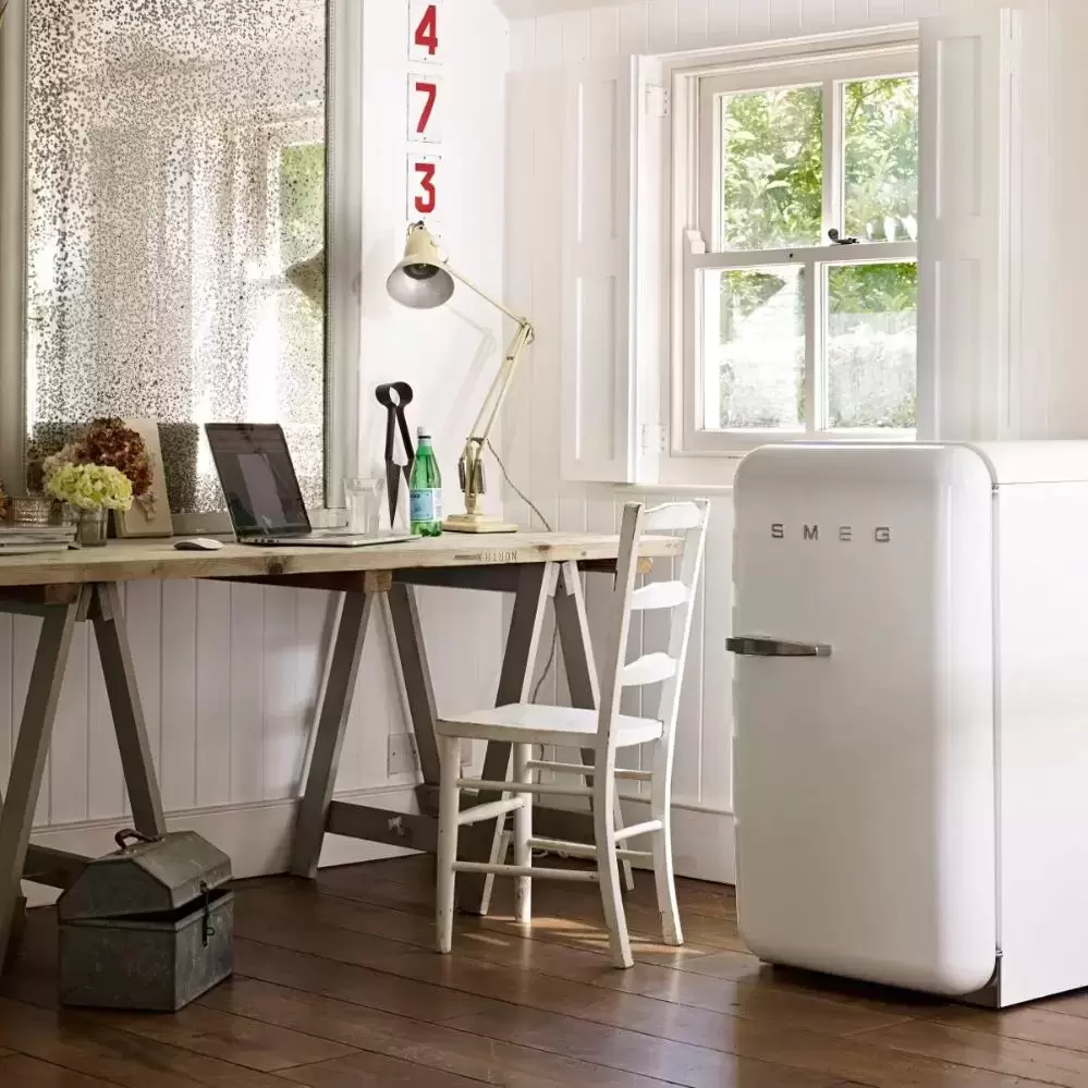 Холодильник Smeg FAB10LB