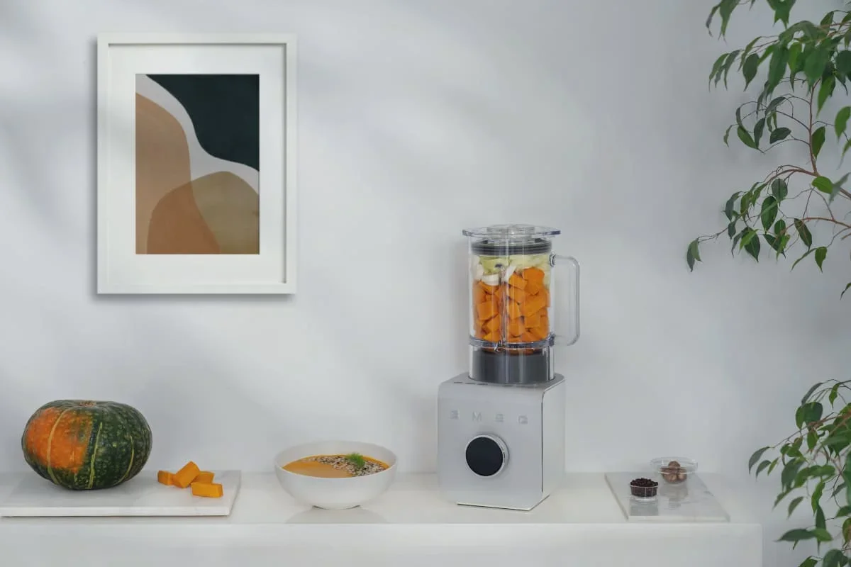 Блендер Smeg BLC02WHMEU белый