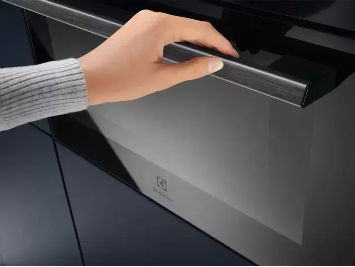Духовой шкаф Electrolux EVL8E08Z