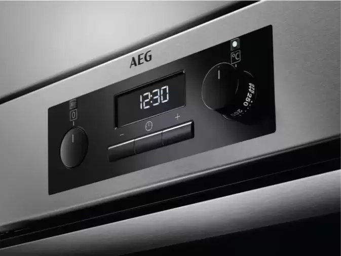Духовой шкаф Aeg BEB 331110 M