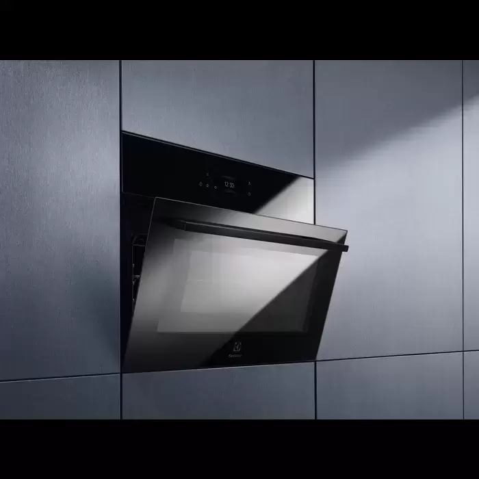 Духовой шкаф Electrolux EVL8E08Z