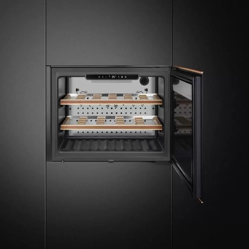 Встраиваемый винный холодильник Smeg CVI621NR3