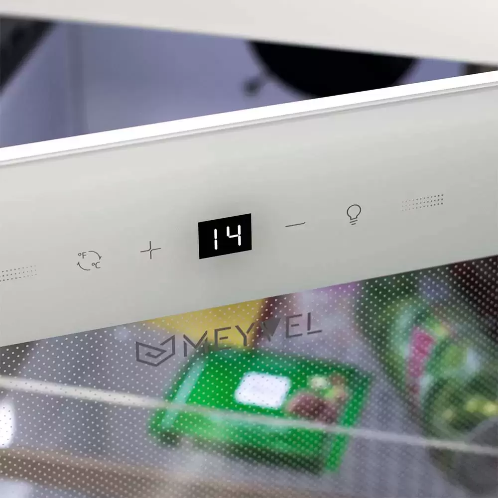 Холодильник для косметики и напитков Meyvel MD105-Белый