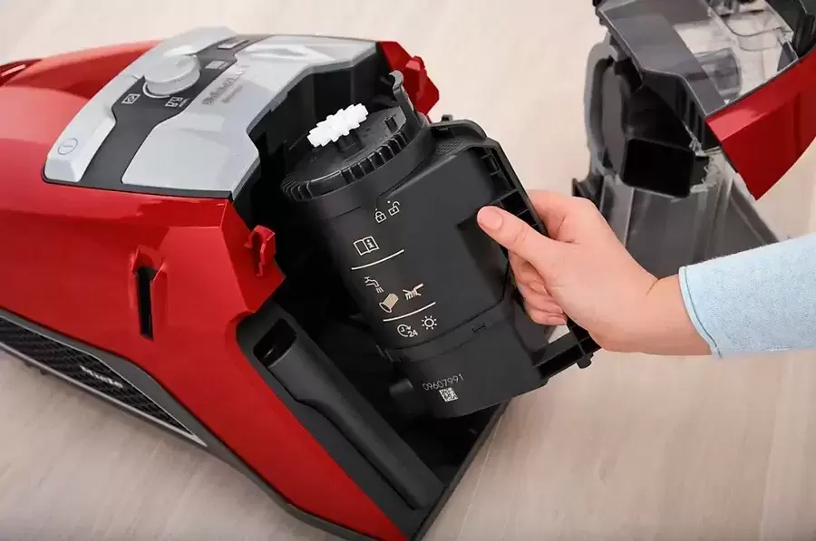 Пылесос Miele SKCF5 Blizzard CX1 Cat&Dog PowerLine манговый красный