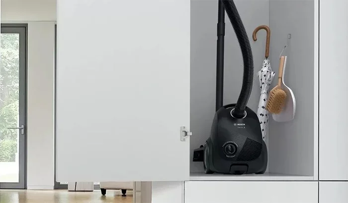 Пылесос Bosch BGBS2LB1