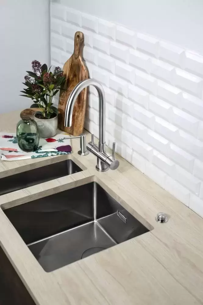 Смеситель Omoikiri AKITA