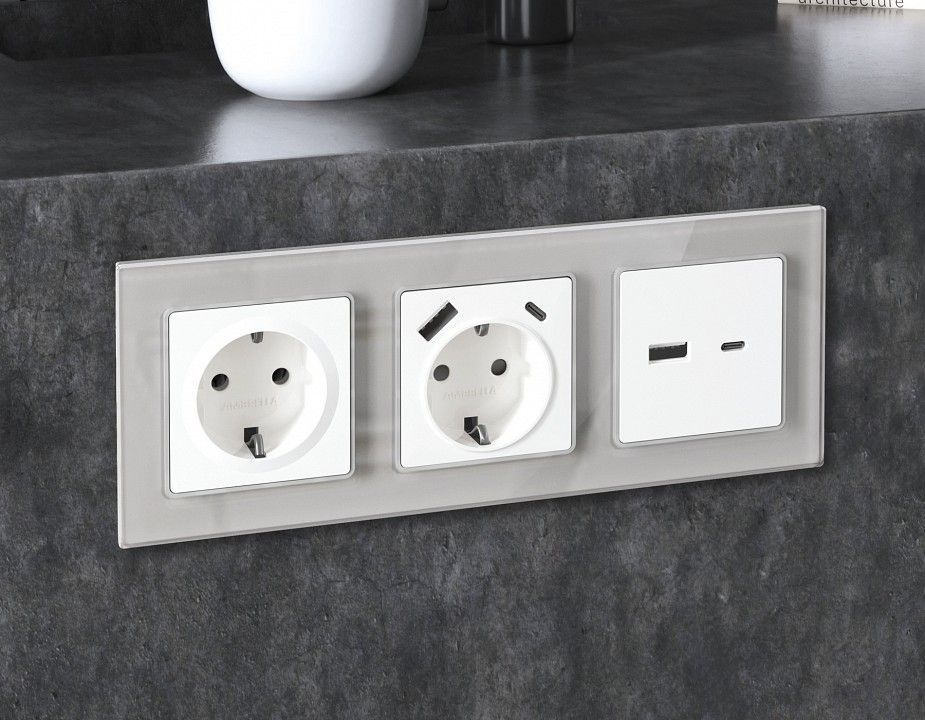 Розетка с заземлением и со шторкой и 2хUSB type A, без рамки Ambrella Volt ALFA MA129010