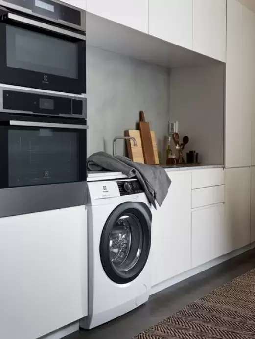 Стирально-сушильная машина Electrolux EW8WR261B