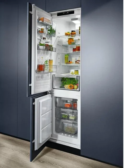 Встраиваемый холодильник Electrolux ENS8TE19S
