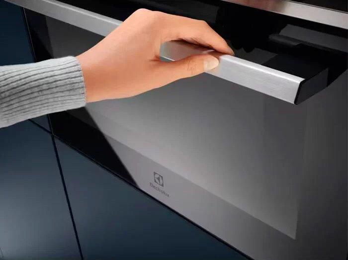 Встраиваемая микроволновая печь Electrolux EVM 6E46X