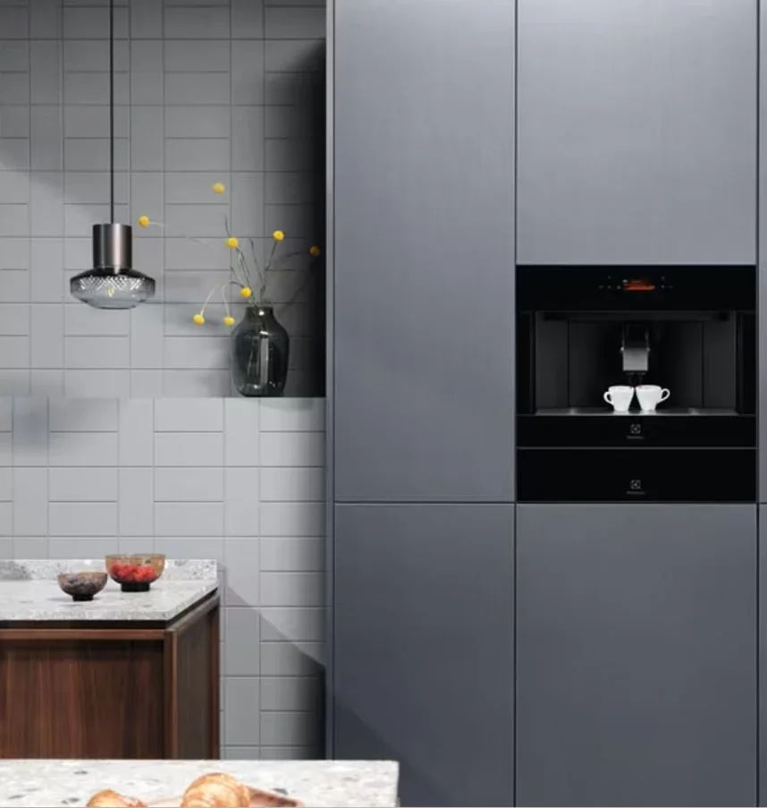Встраиваемая кофемашина Electrolux KBC85Z