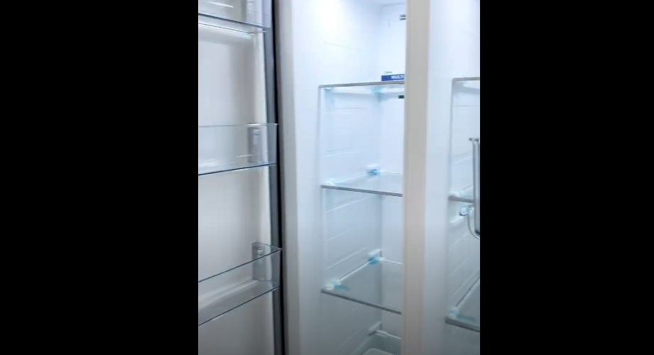 Встраиваемая морозильная камера Midea MDRE306FZF01